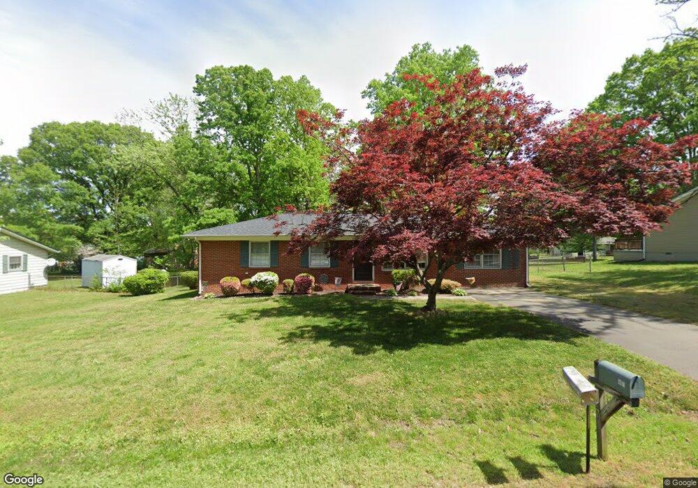 817 Sherwood Ln, Fredericksburg, VA 22407 - photo 1