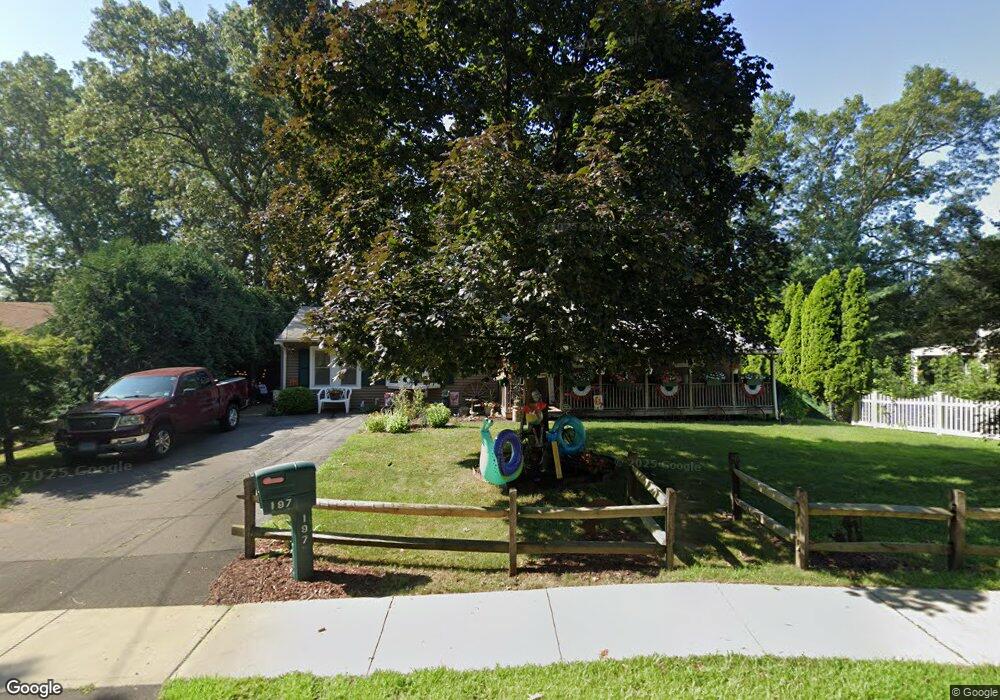 197 Taft Ln, Windsor Locks, CT 06096 - photo 1