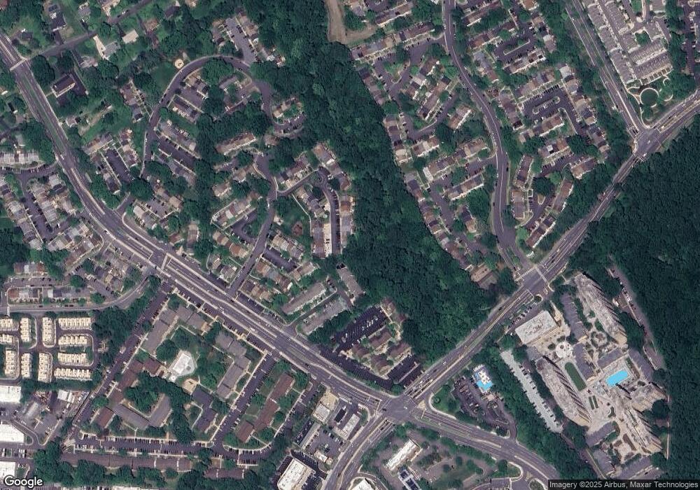 3051 Mission Square Dr, Fairfax, VA 22031 - photo 1