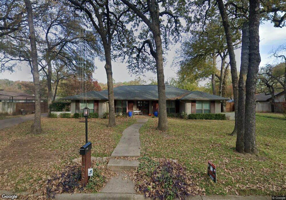 1409 Pebble Creek Dr, Euless, TX 76040 - photo 1