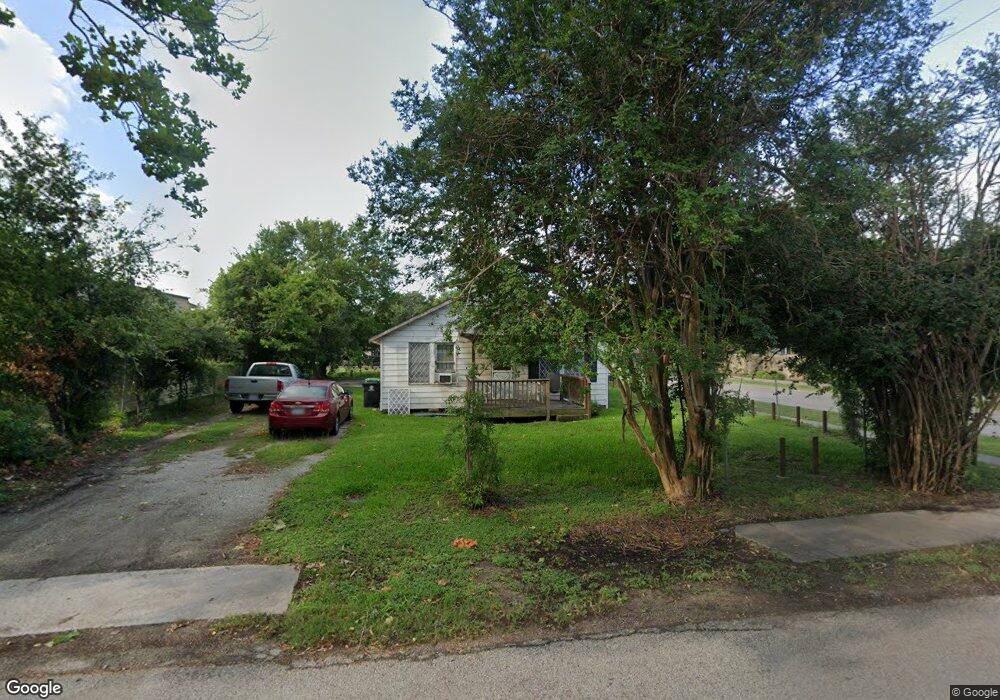 504 Lindale St, Houston, TX 77022 - photo 1