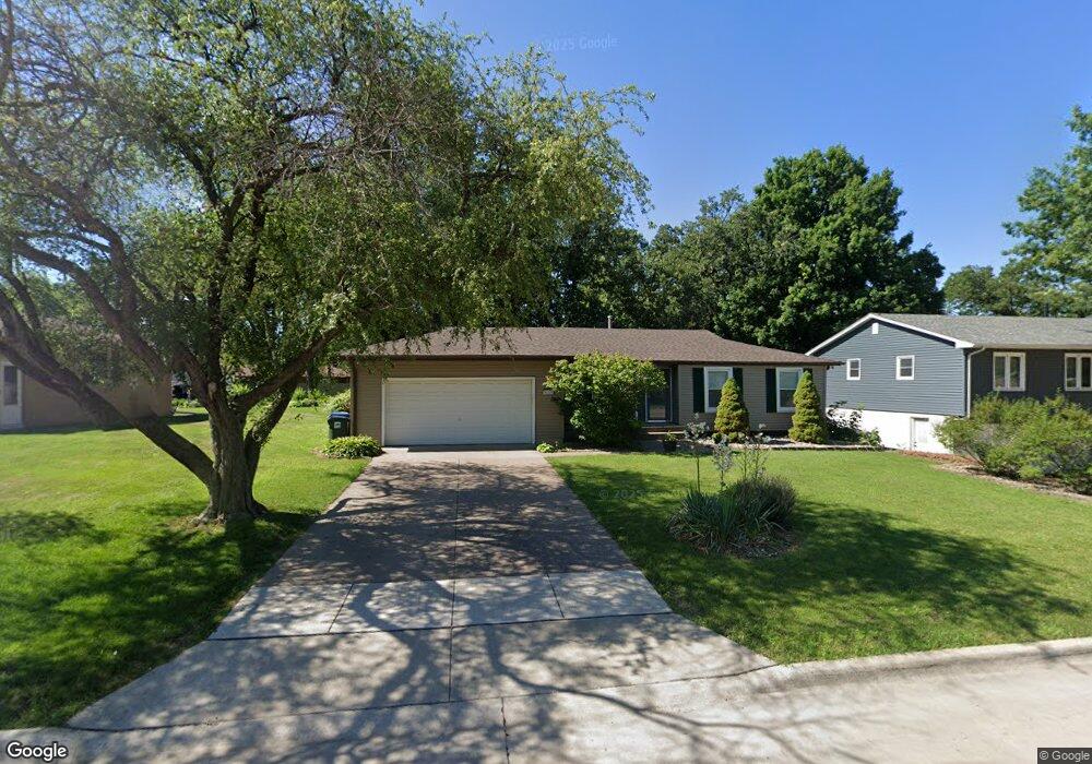 919 W 46th St, Davenport, IA 52806 - photo 1
