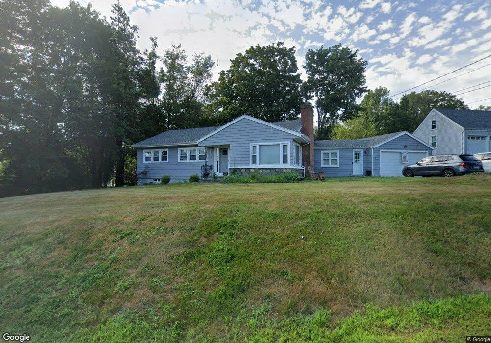 678 Edison Rd, Trumbull, CT 06611 - photo 1