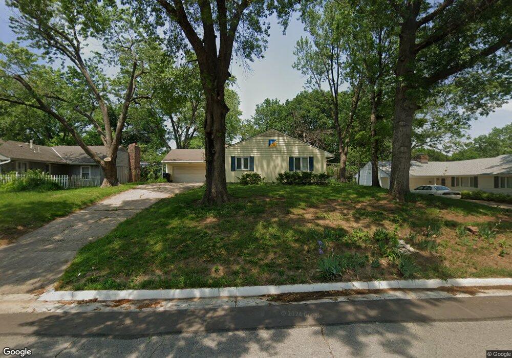 1622 SW 28th St, Topeka, KS 66611 - photo 1