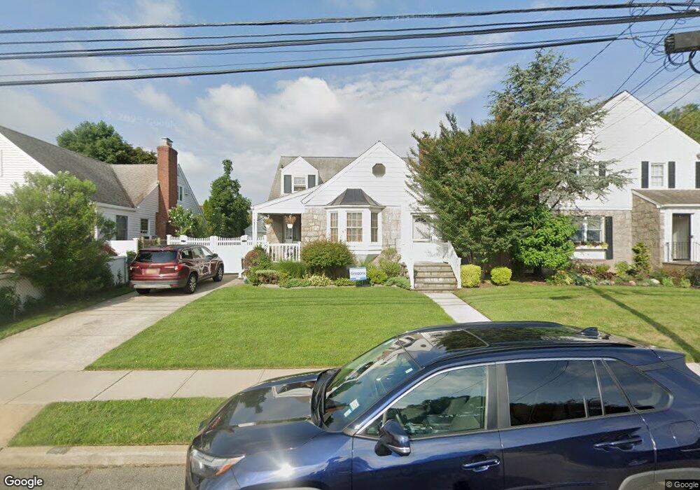 2812 Laurel Ave, Baldwin, NY 11510 - photo 1