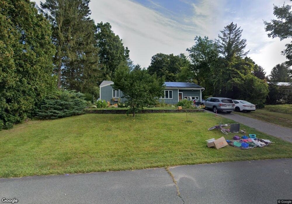 24 Applewood Ln, Amherst, MA 01002 - photo 1