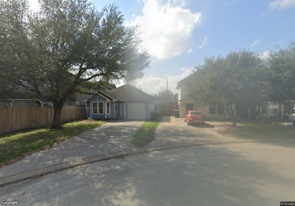 542 Firnat St, Houston, TX 77022 - photo 1