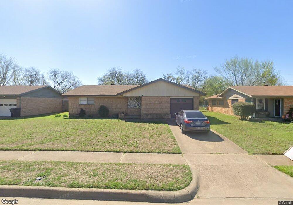 1305 Rose Ave, Cleburne, TX 76033 - photo 1
