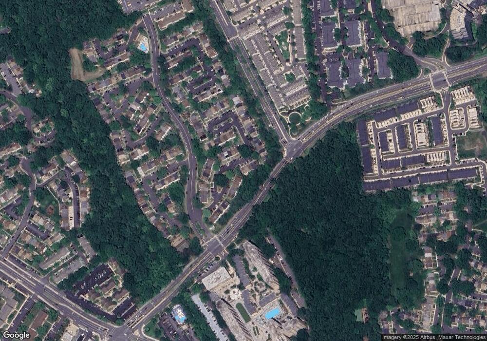 3069 White Birch Ct, Fairfax, VA 22031 - photo 1