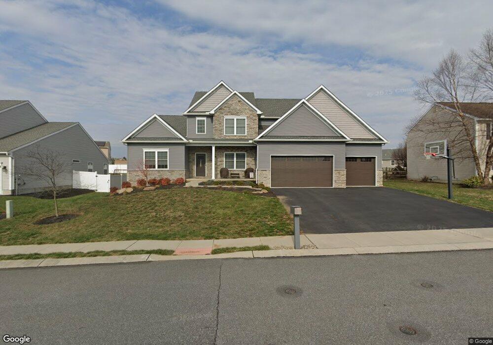153 Nantucket Dr, Reading, PA 19605 - photo 1