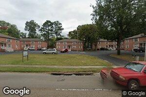 95 N Broad St, Lexington, TN 38351