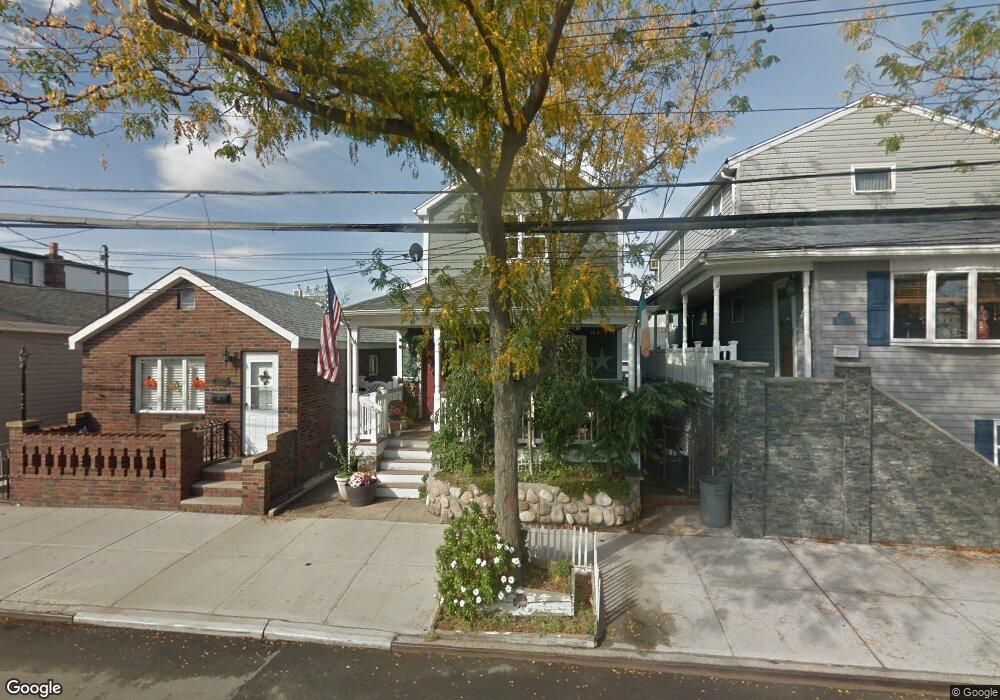 1405 Cross Bay Blvd, Broad Channel, NY 11693 - photo 1