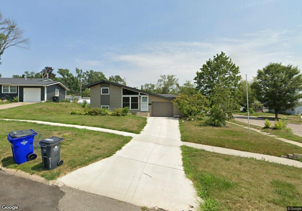 801 18th St NW, Cedar Rapids, IA 52405 - photo 1