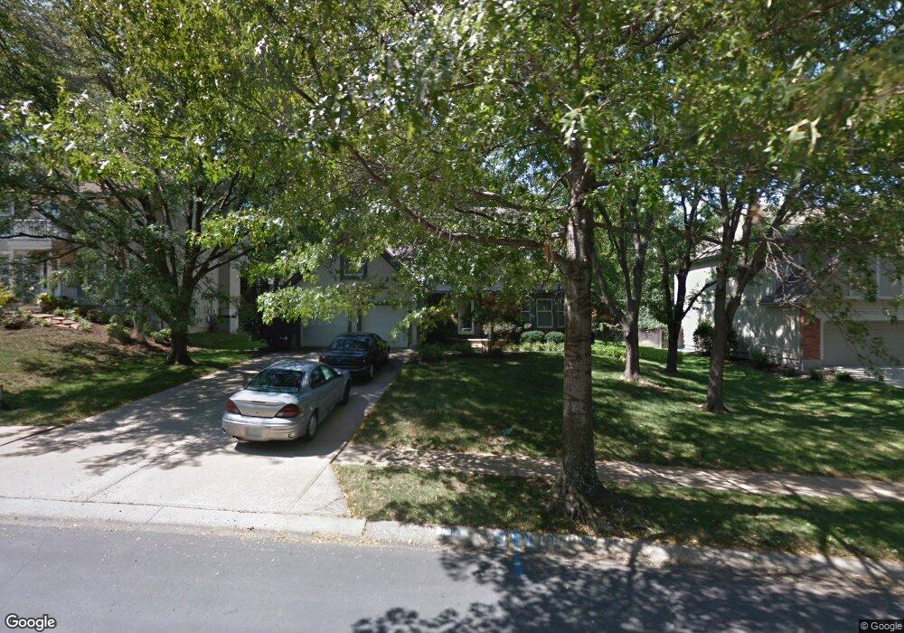 8408 Acuff Ln, Lenexa, KS 66215 - photo 1