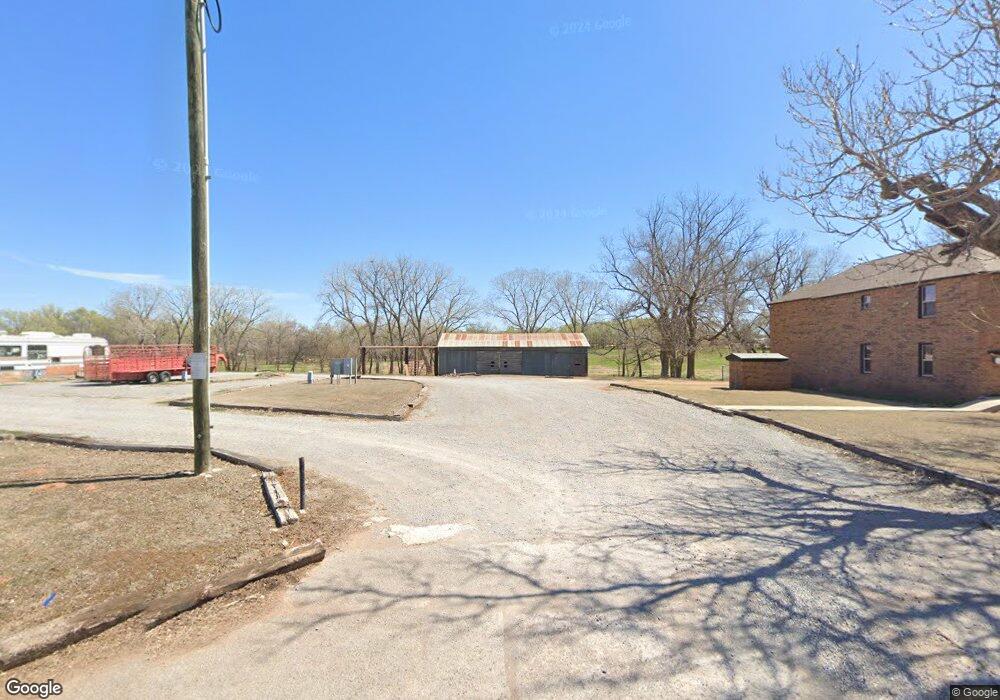 610 S Van Buren Ave, Elk City, OK 73644 - photo 1