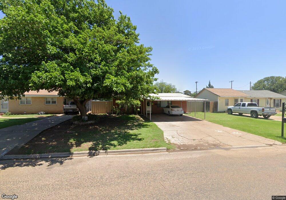 1006 Canyon St, Plainview, TX 79072 - photo 1