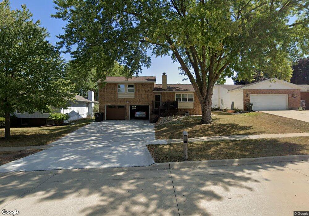 4118 Spruce Hill Dr, Cedar Falls, IA 50613 - photo 1