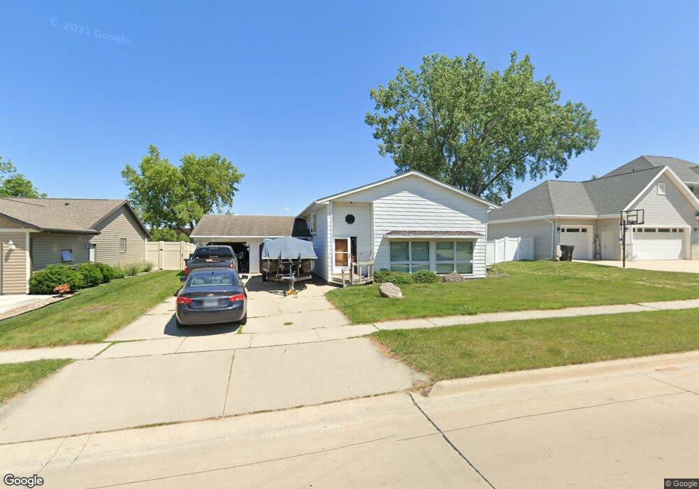 2031 W 8th St, Cedar Falls, IA 50613 - photo 1