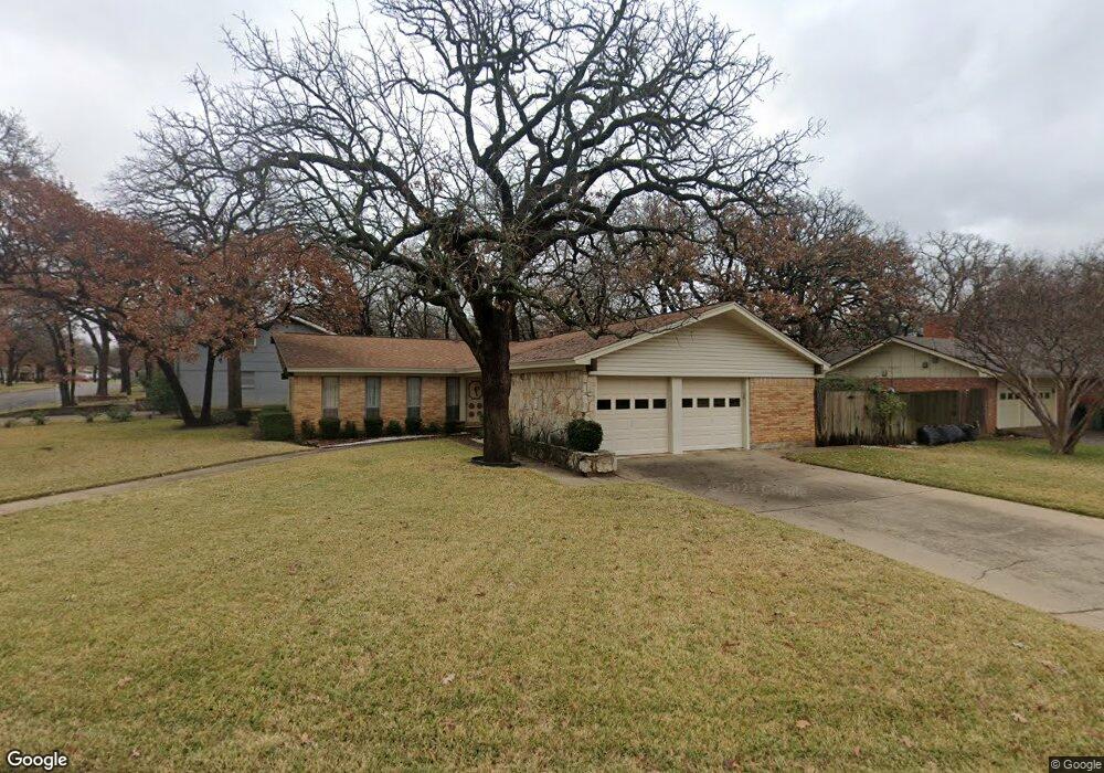 637 Circleview Dr N, Hurst, TX 76054 - photo 1