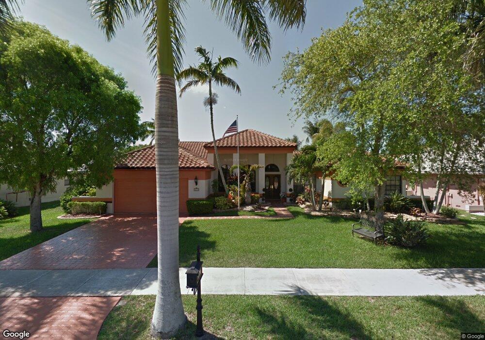 9615 Sycamore Ct, Davie, FL 33328 - photo 1