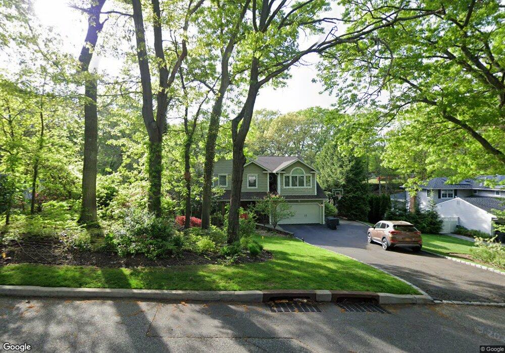 22 Pimlico Dr, ComMacK, NY 11725 - photo 1