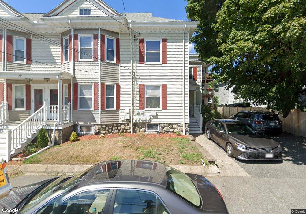 335 Newton St unit 335, Waltham, MA 02453 - photo 1