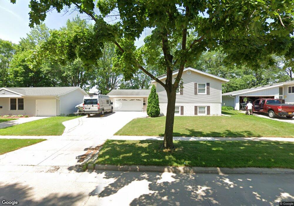 4535 Twin Pine Dr NE, Cedar Rapids, IA 52402 - photo 1