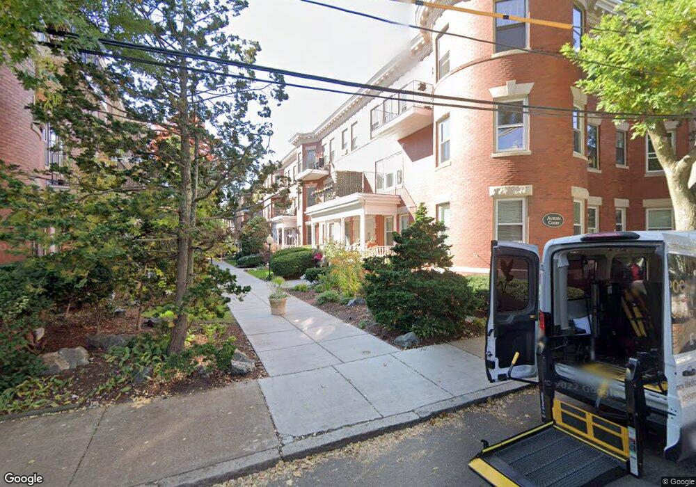 5 Auburn Ct unit 2, Brookline, MA 02446 - photo 1