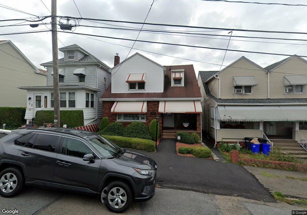 712 Hayes St, Hazleton, PA 18201 - photo 1