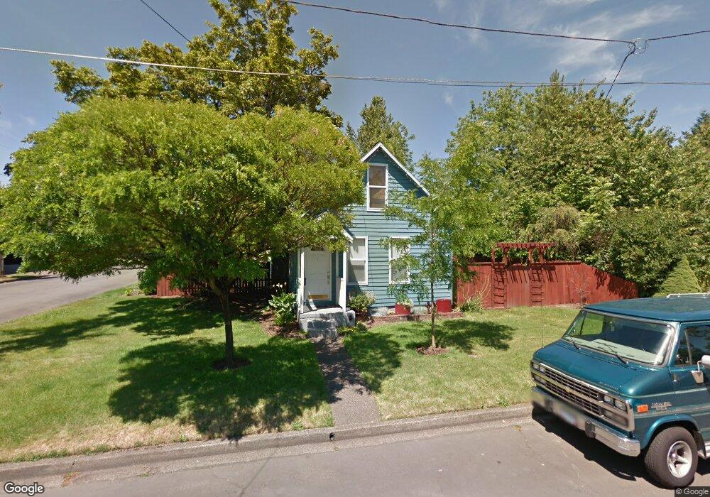 215 W 4th St, Newberg, OR 97132 - photo 1