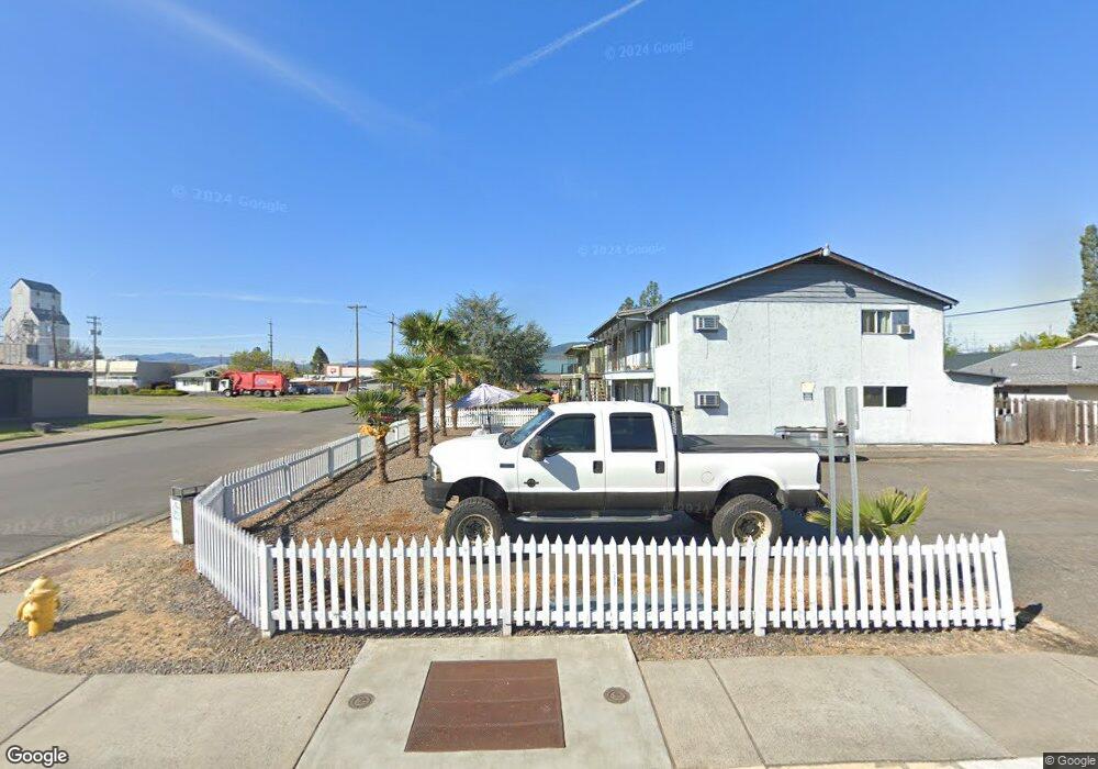 109 N 2nd St, Central Point, OR 97502 - photo 1