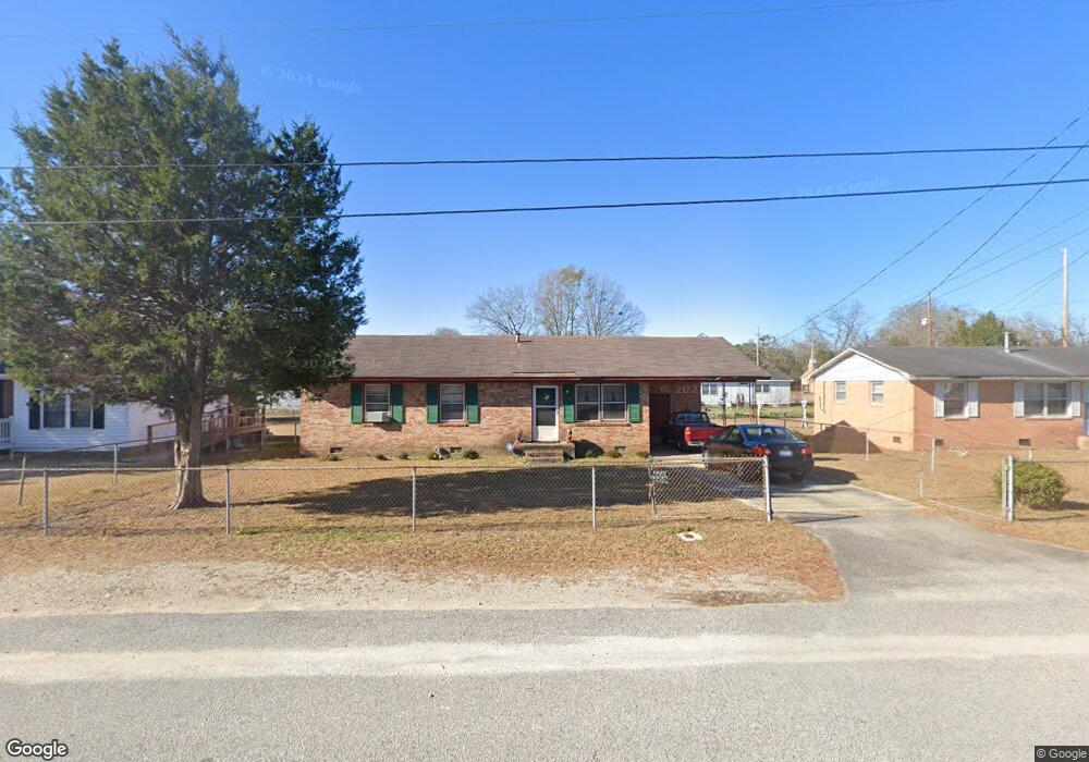 611 Conway Cir, Camden, SC 29020 - photo 1