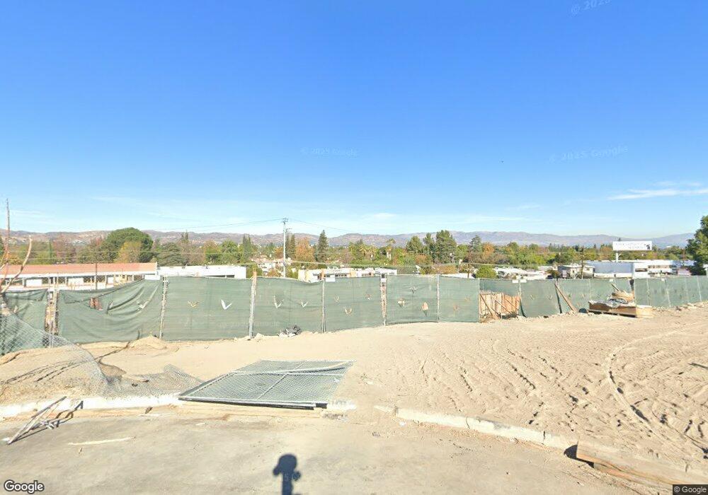 23055 Del Valle St, Los Angeles, CA 91364 - photo 1