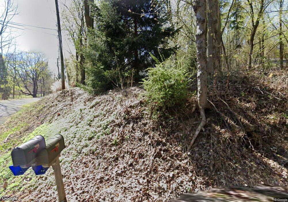 320 Spring Valley Rd, Reading, PA 19605 - photo 1