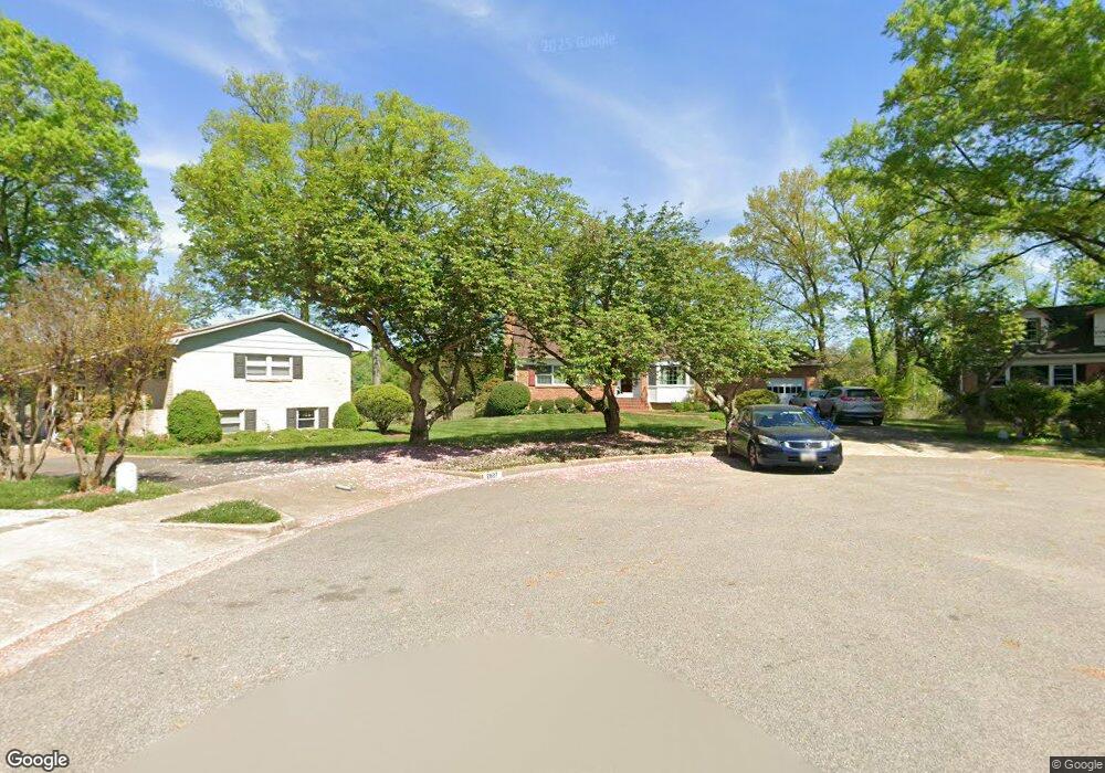 2629 Stirrup Ln, Alexandria, VA 22308 - photo 1