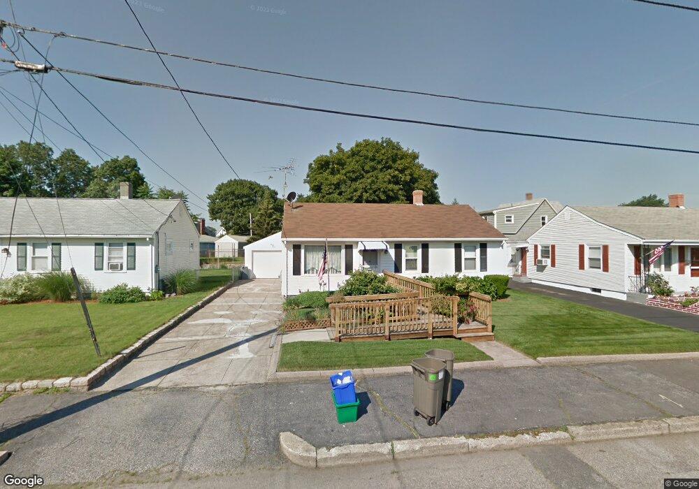 30 Elmcrest Dr, Pawtucket, RI 02861 - photo 1