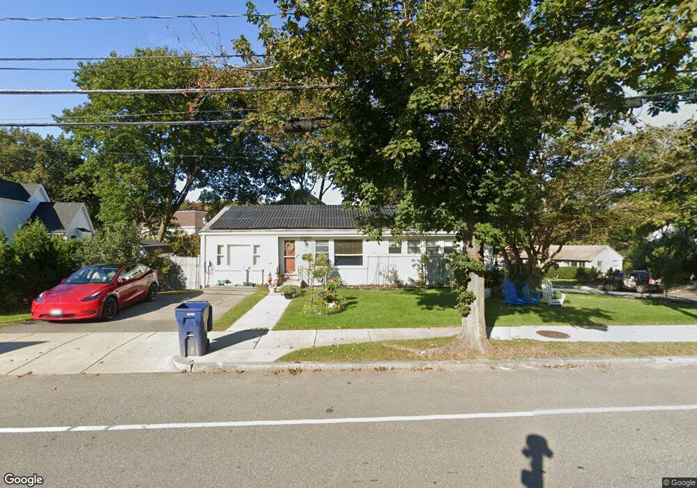 50 Vine St, Chestnut Hill, MA 02467 - photo 1