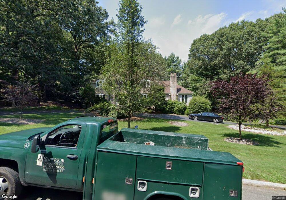 322 Freemans Ln, Franklin Lakes, NJ 07417 - photo 1