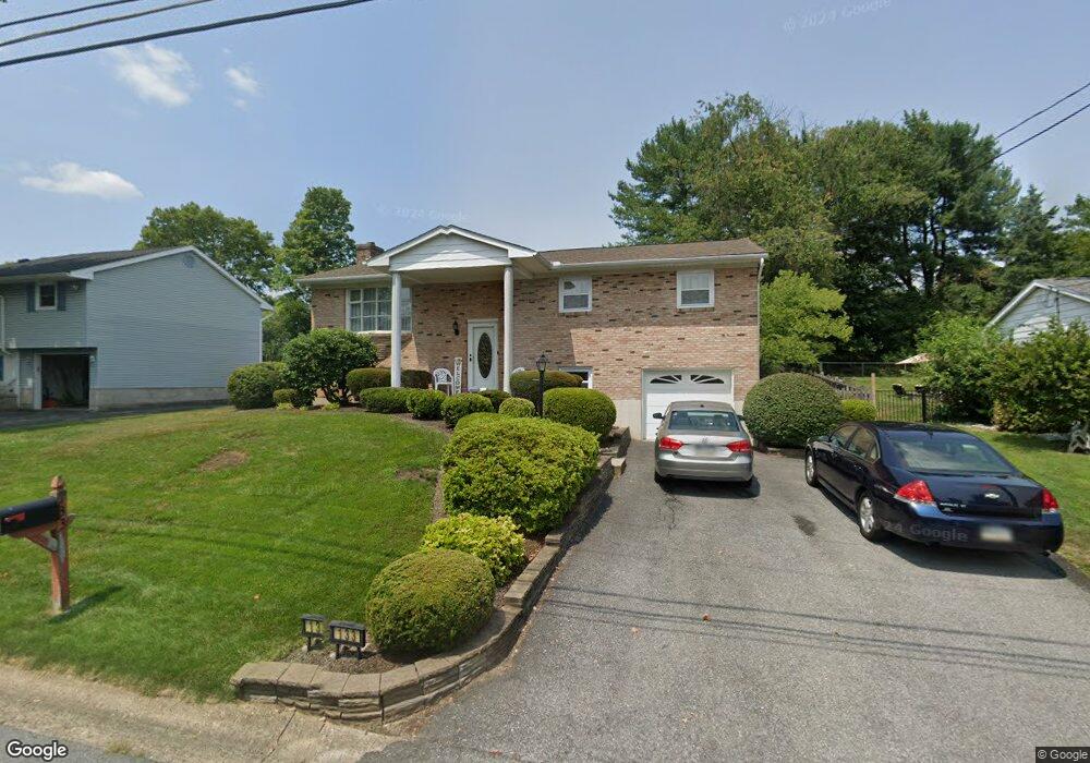 133 Jonathan Dr, Easton, PA 18045 - photo 1