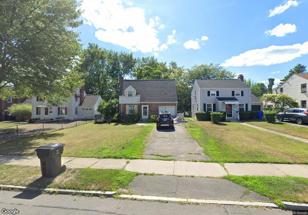 745 Quaker Ln S, West Hartford, CT 06110 - photo 1