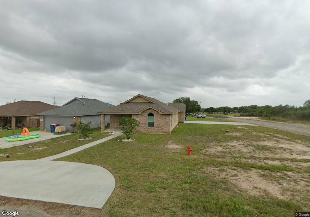 913 Magnolia Ave, Beeville, TX 78102 - photo 1