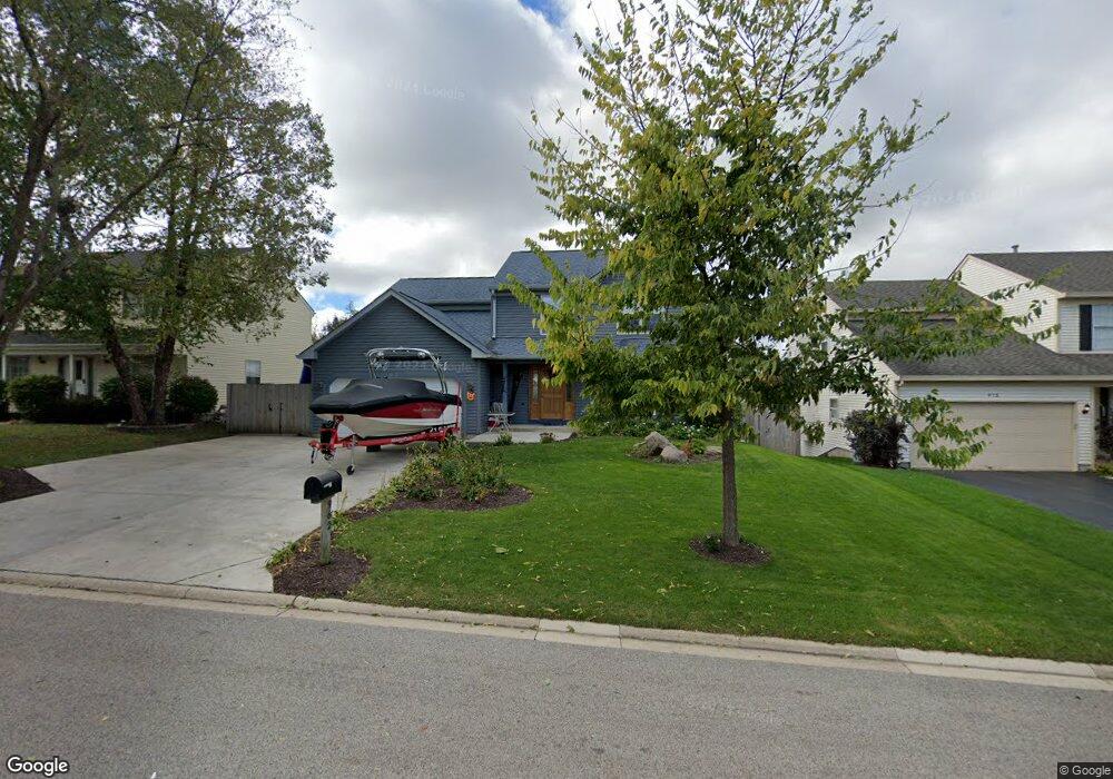 962 Brandt Dr, Lake In the Hills, IL 60156 - photo 1