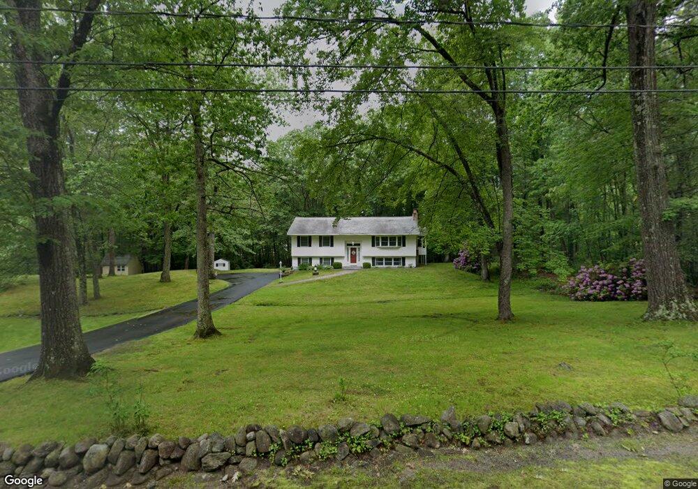 21 Cortland St, Londonderry, NH 03053 - photo 1