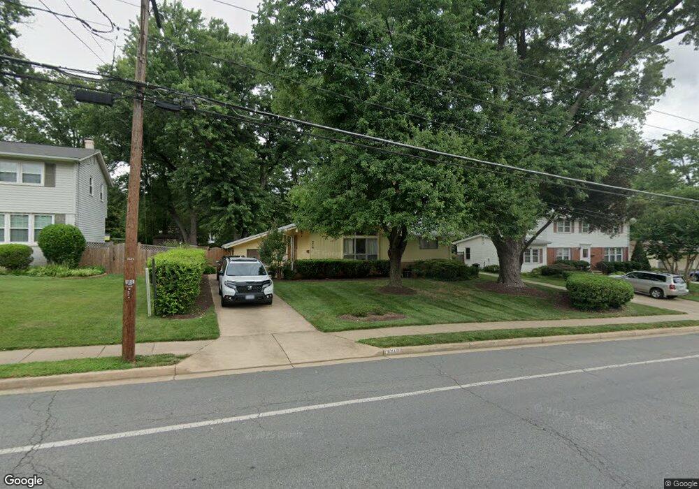 8518 Cottage St, Vienna, VA 22180 - photo 1