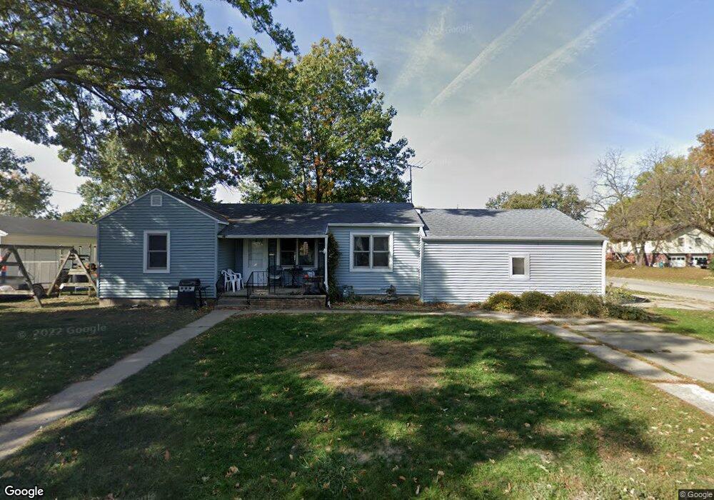 301 E 20th St S, Newton, IA 50208 - photo 1