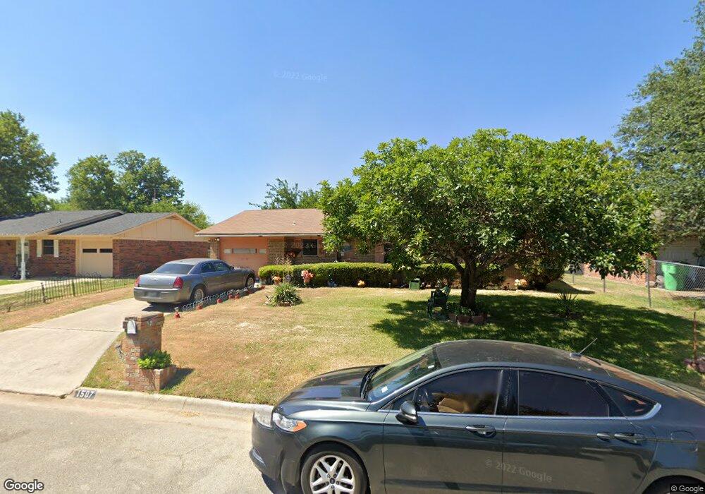 1507 Natalie Dr, Gainesville, TX 76240 - photo 1
