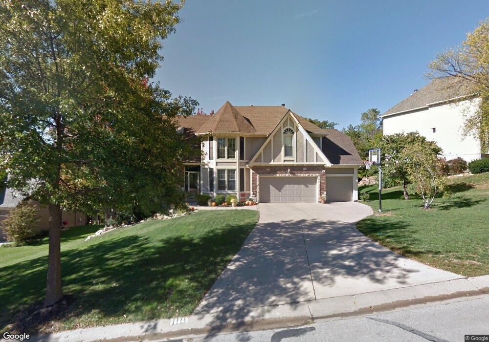 5604 Widmer Rd, Shawnee, KS 66216 - photo 1