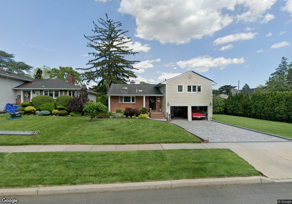 201 Wetherill Rd, Garden City, NY 11530 - photo 1