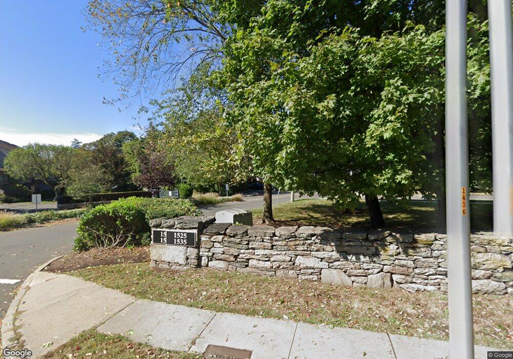 Greenwich Green unit 405, Old Greenwich, CT 06870 - photo 1