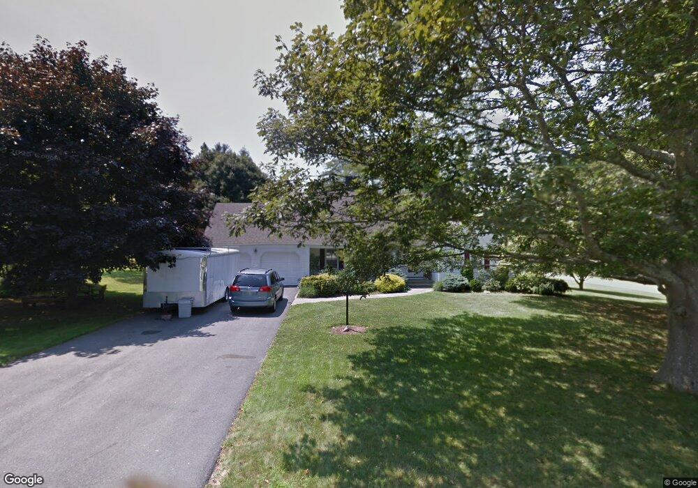 4 Circle Dr, Middletown, RI 02842 - photo 1